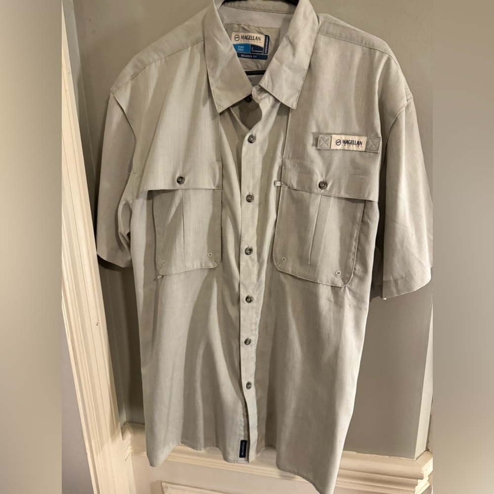 Magellan Outdoors Gray Casual Button Down Shirt